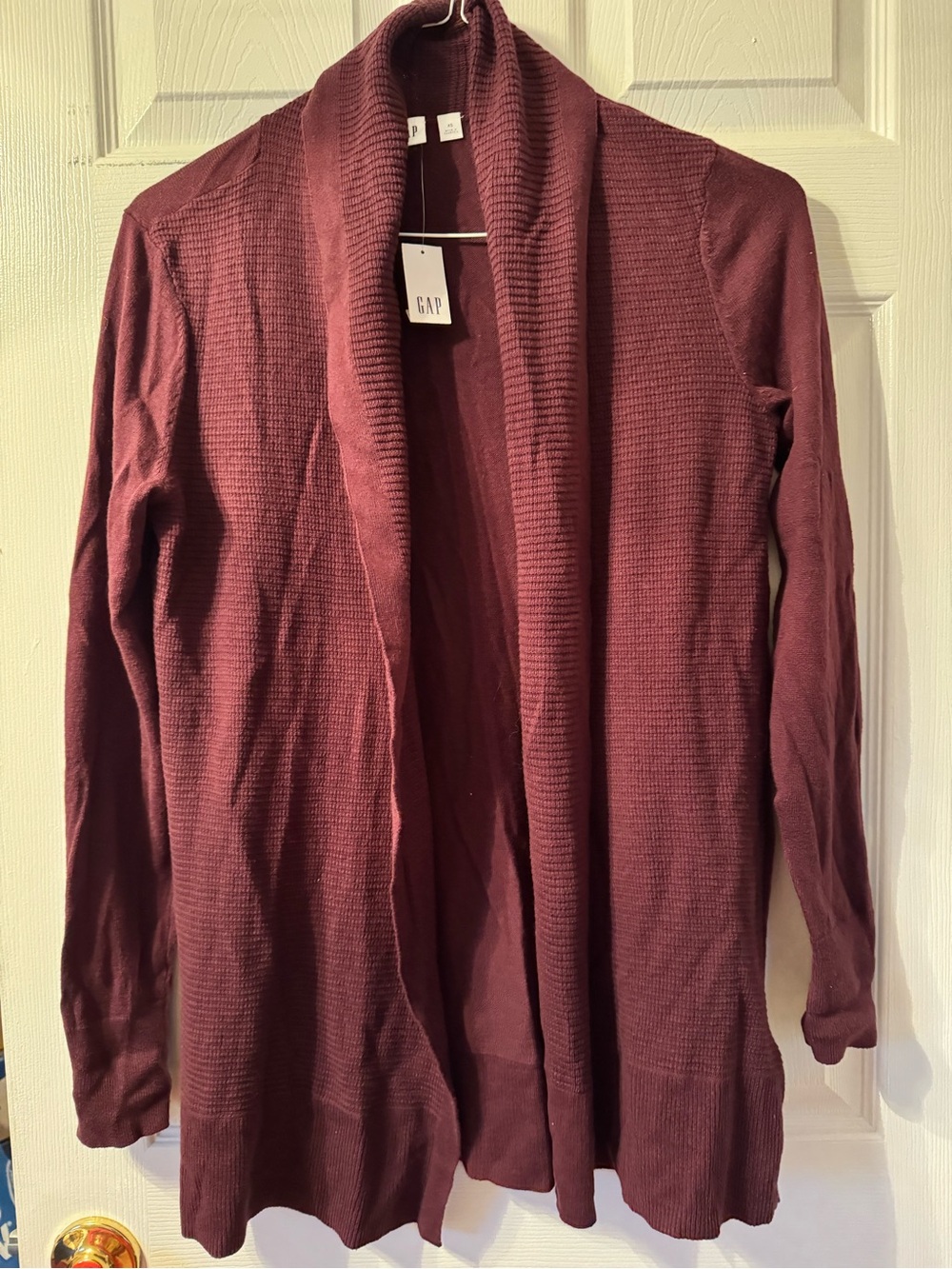 New- GAP Women's Cardigan in Burgundy
